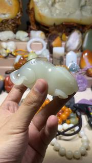 新疆和田玉红皮白肉小马