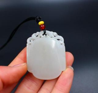 精品和田玉平安无事牌挂件